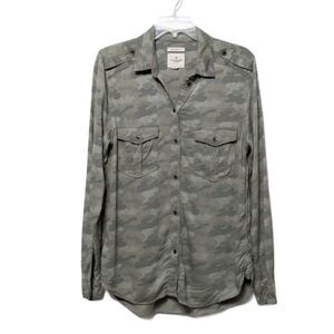 AMERICAN EAGLE Boyfriend Camo Button Up Shirt M